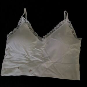 I am selling this gorgeous cropped top!🤍